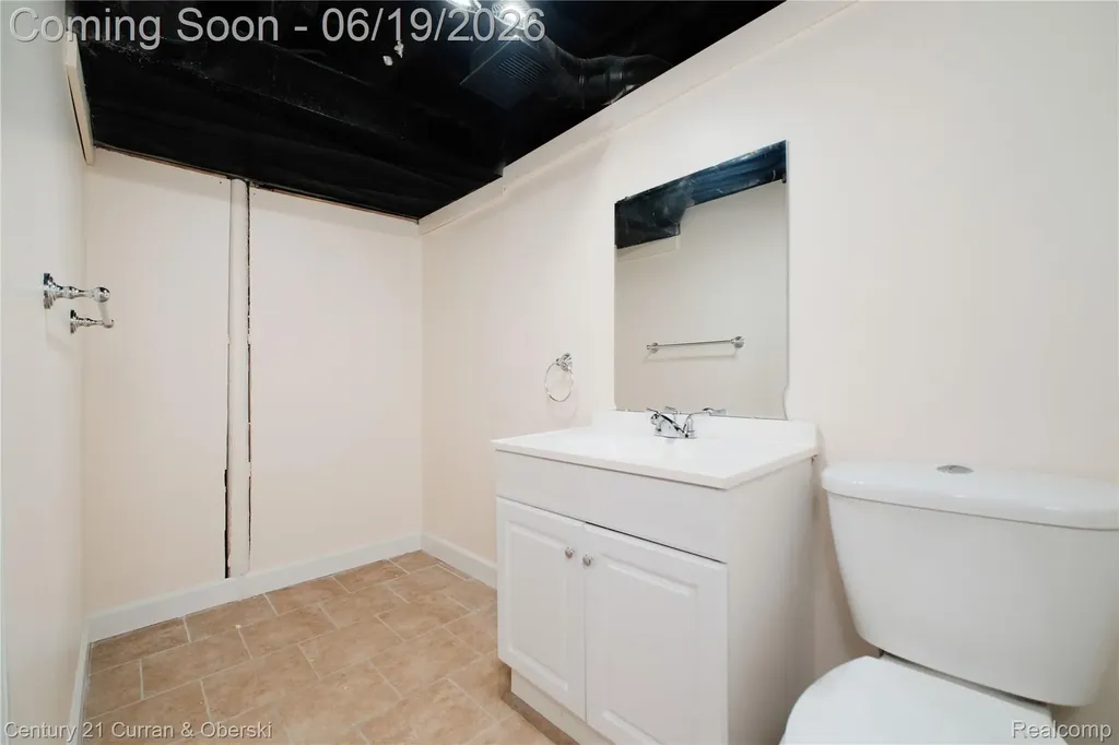 13631 Labelle Street Oak Park City MI 48237