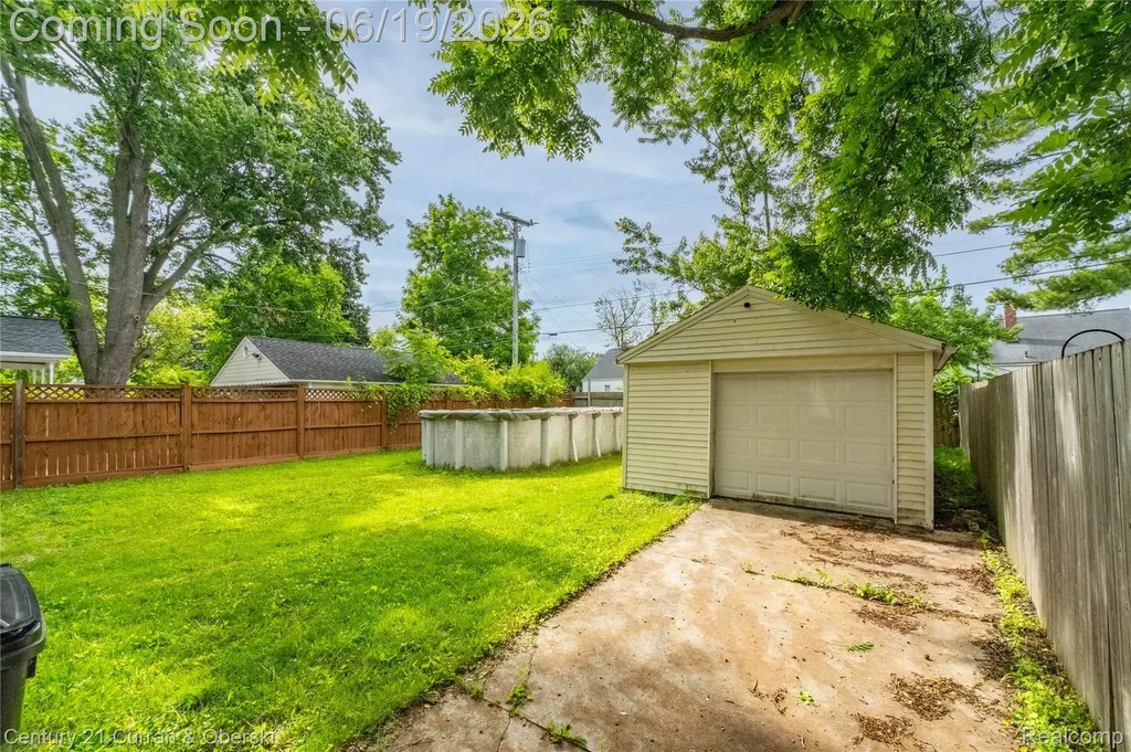 13631 Labelle Street Oak Park City MI 48237