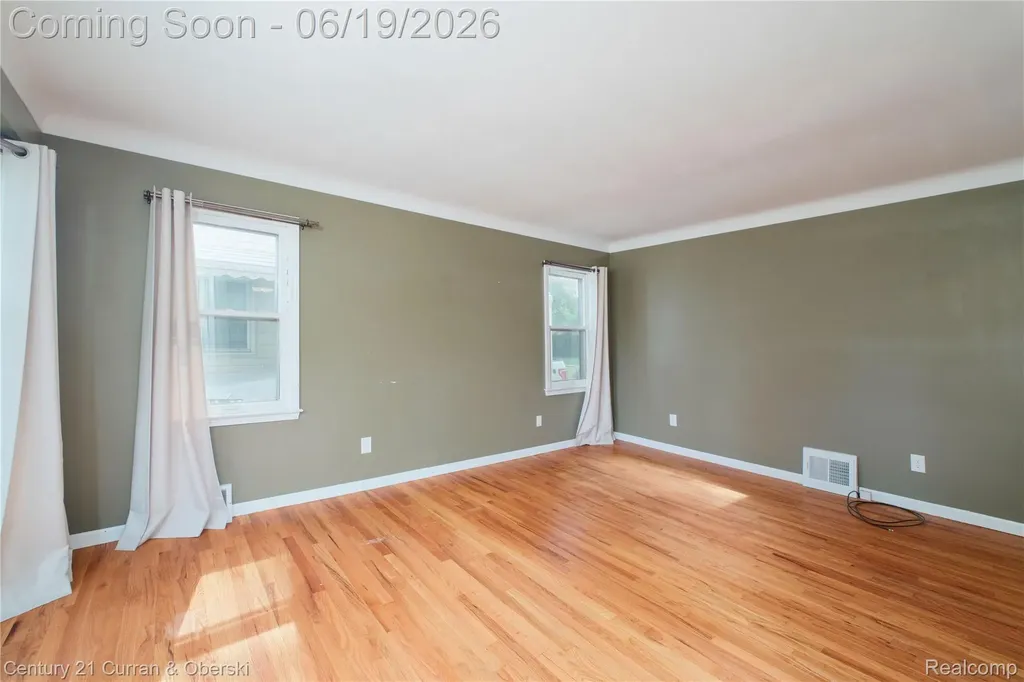 13631 Labelle Street Oak Park City MI 48237