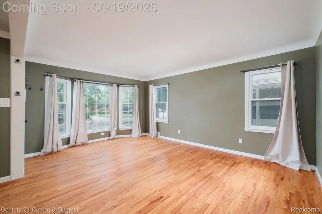 13631 Labelle Street Oak Park City MI 48237