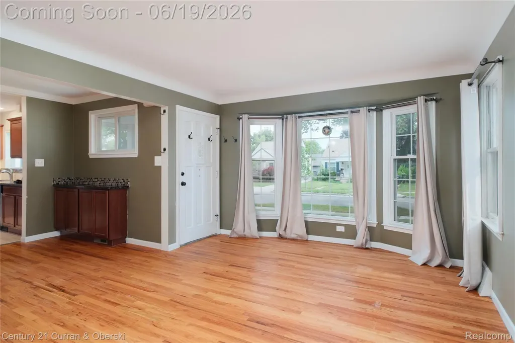 13631 Labelle Street Oak Park City MI 48237