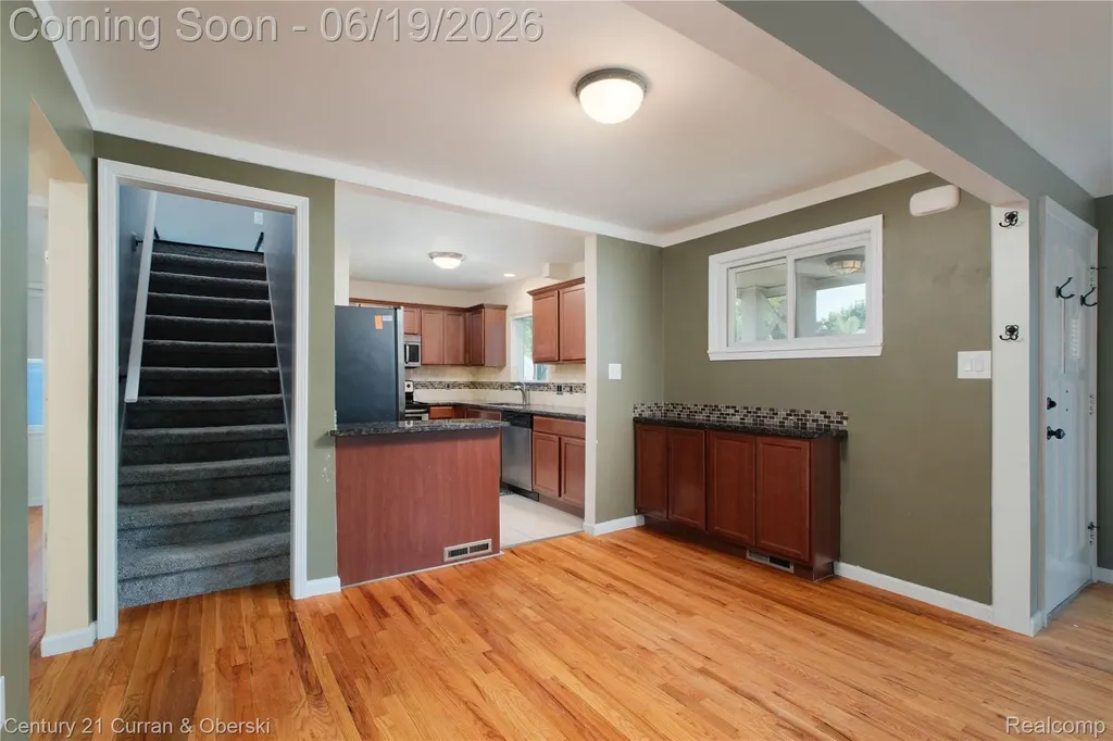 13631 Labelle Street Oak Park City MI 48237