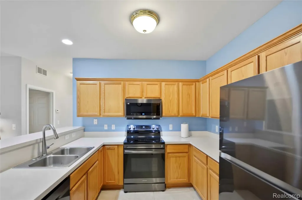 14246 Moravian Manor Circle Sterling Heights City MI 48312
