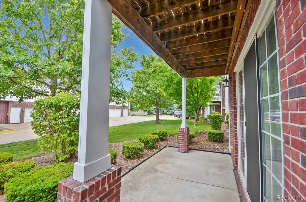 14246 Moravian Manor Circle Sterling Heights City MI 48312