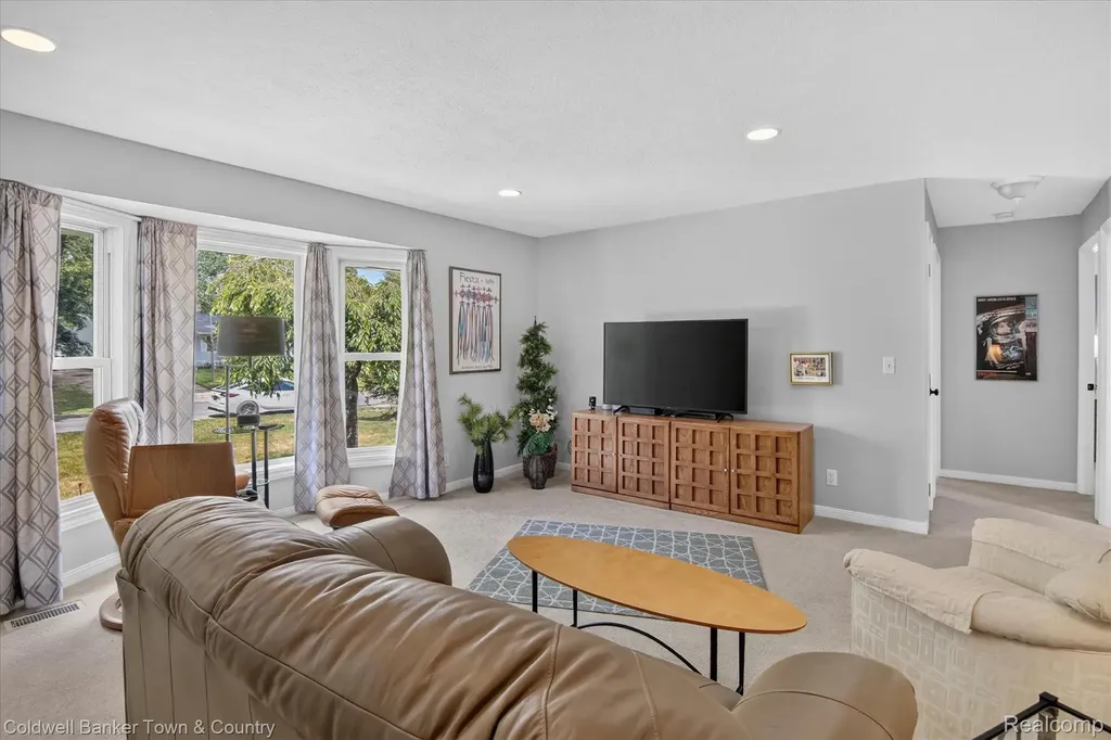 5619 Dogwood Street Leoni Township MI 49201