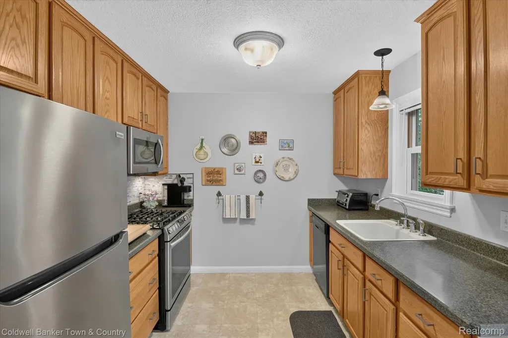 5619 Dogwood Street Leoni Township MI 49201