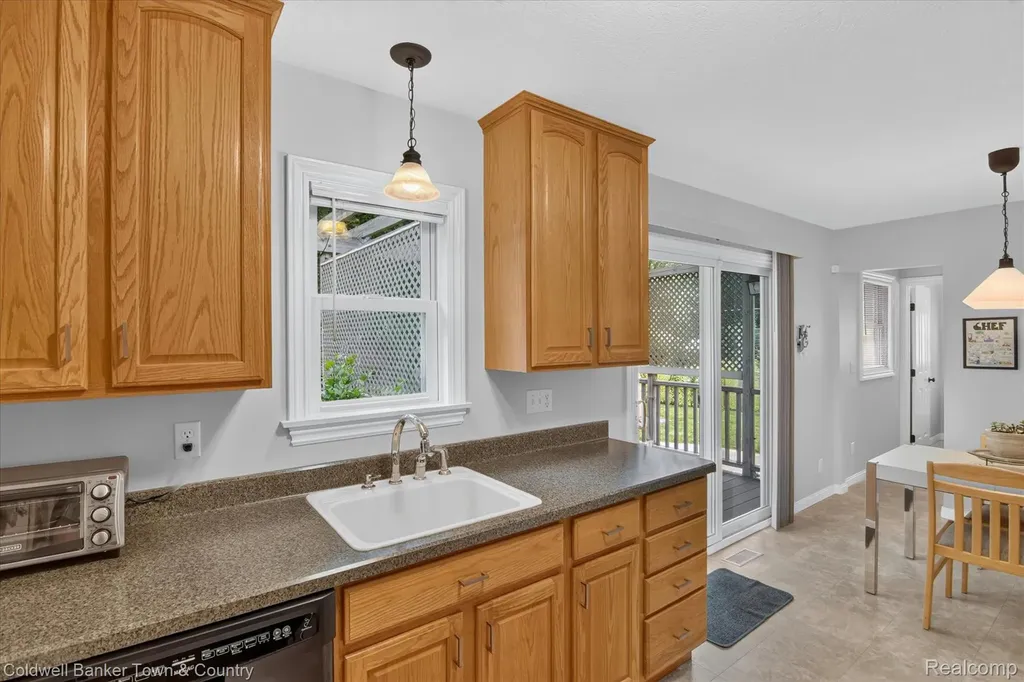 5619 Dogwood Street Leoni Township MI 49201