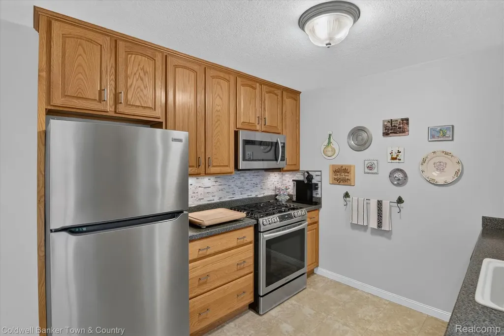 5619 Dogwood Street Leoni Township MI 49201