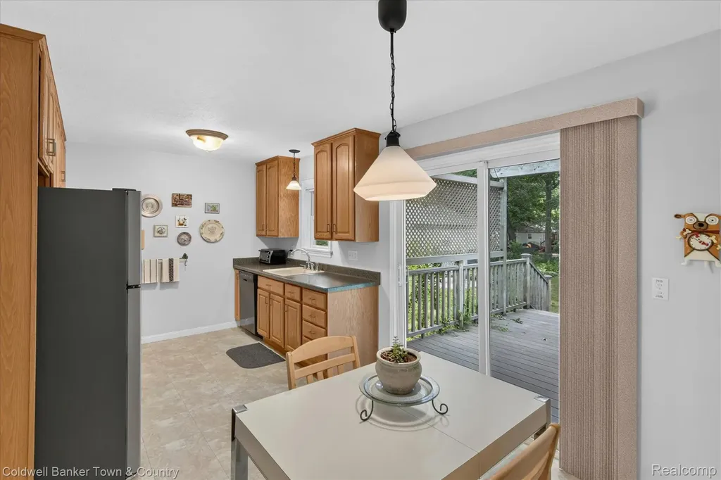 5619 Dogwood Street Leoni Township MI 49201