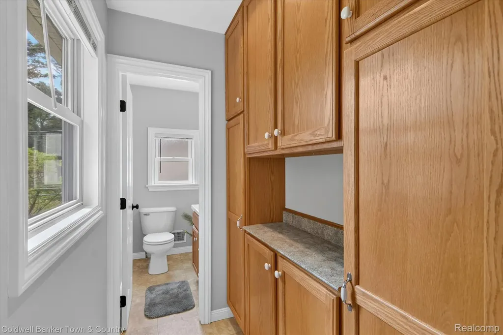 5619 Dogwood Street Leoni Township MI 49201