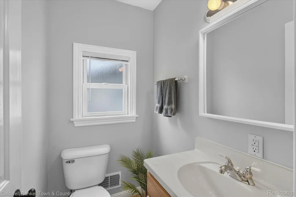 5619 Dogwood Street Leoni Township MI 49201
