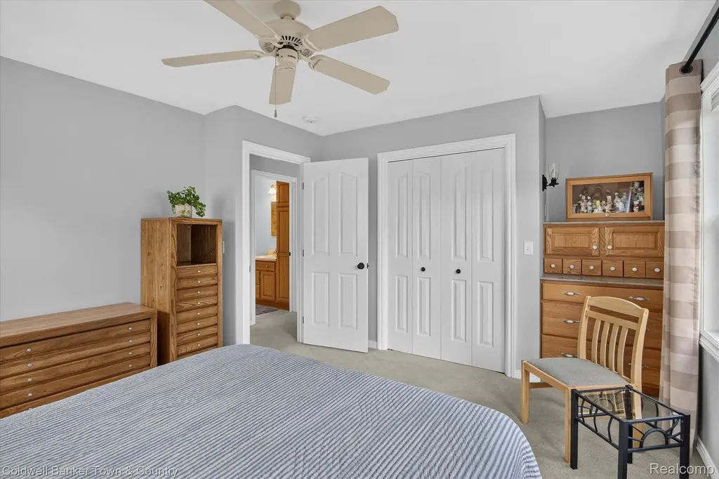 5619 Dogwood Street Leoni Township MI 49201