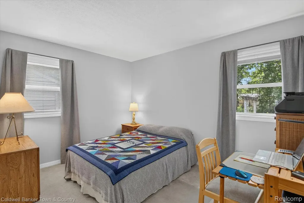 5619 Dogwood Street Leoni Township MI 49201