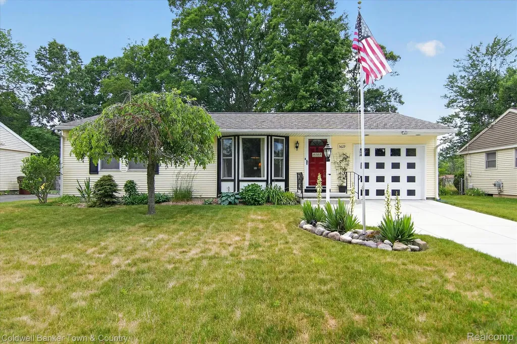 5619 Dogwood Street Leoni Township MI 49201