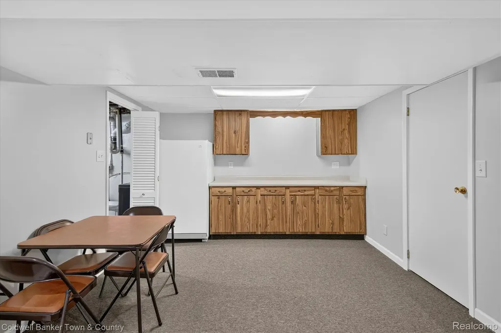 5619 Dogwood Street Leoni Township MI 49201