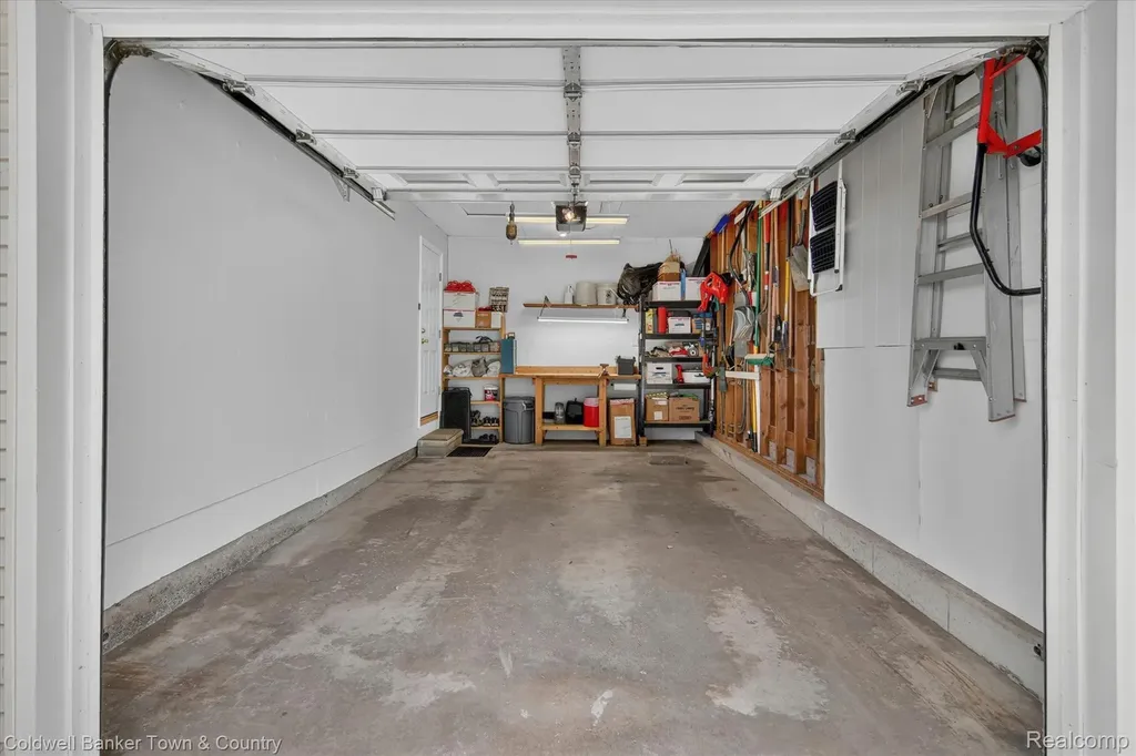 5619 Dogwood Street Leoni Township MI 49201