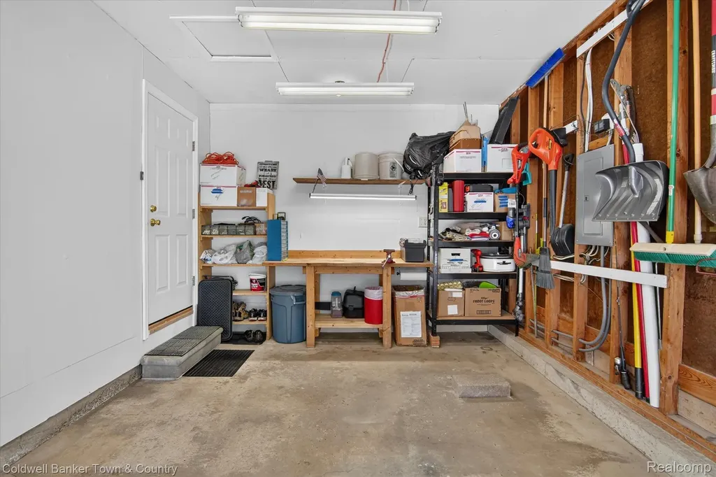 5619 Dogwood Street Leoni Township MI 49201