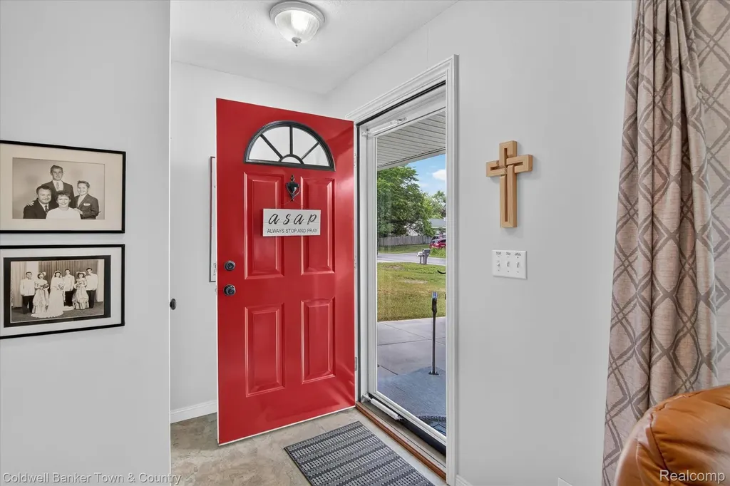5619 Dogwood Street Leoni Township MI 49201