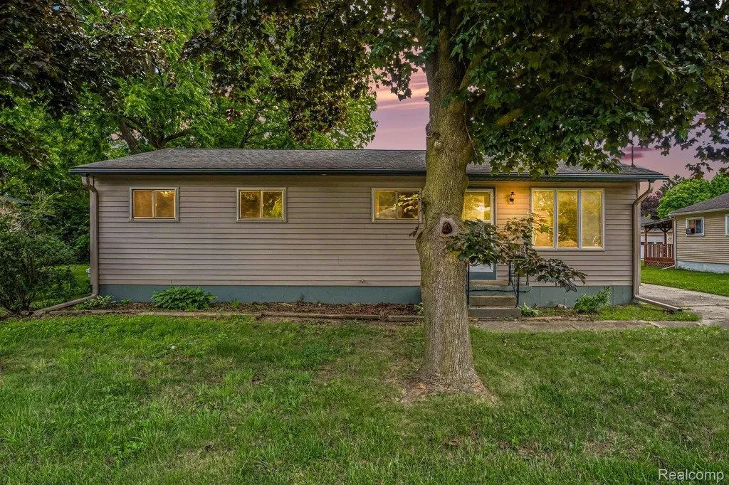 821 Isham Street Owosso City MI 48867
