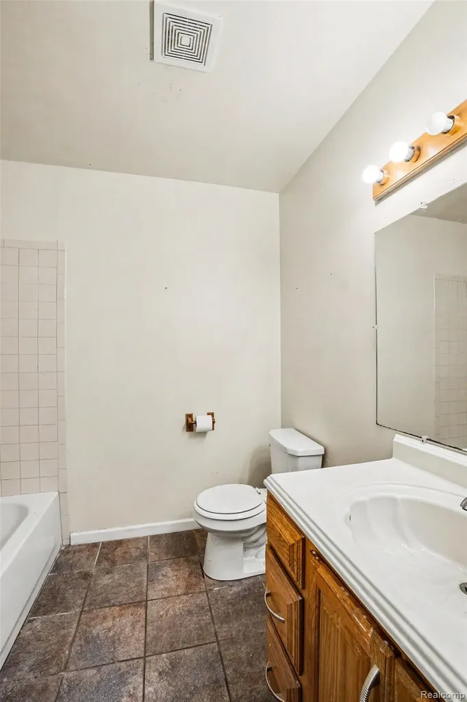821 Isham Street Owosso City MI 48867