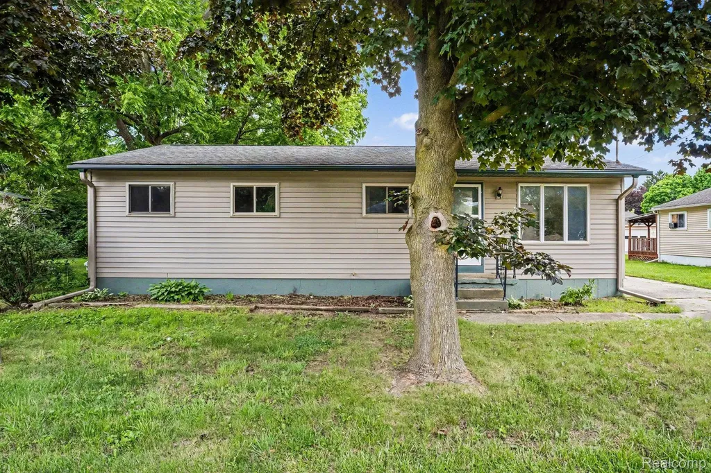 821 Isham Street Owosso City MI 48867