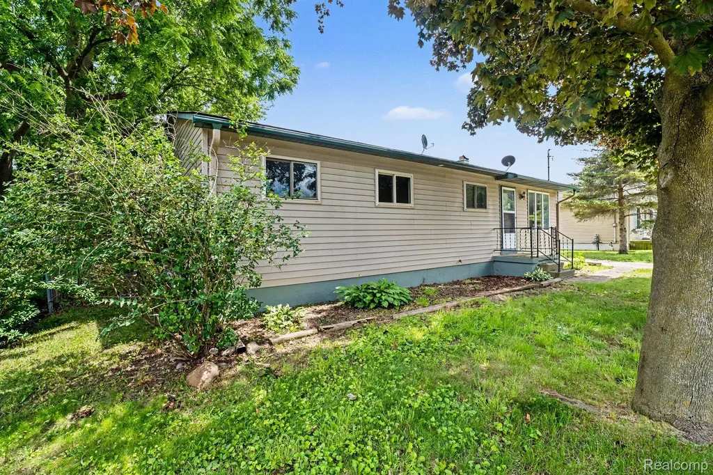 821 Isham Street Owosso City MI 48867