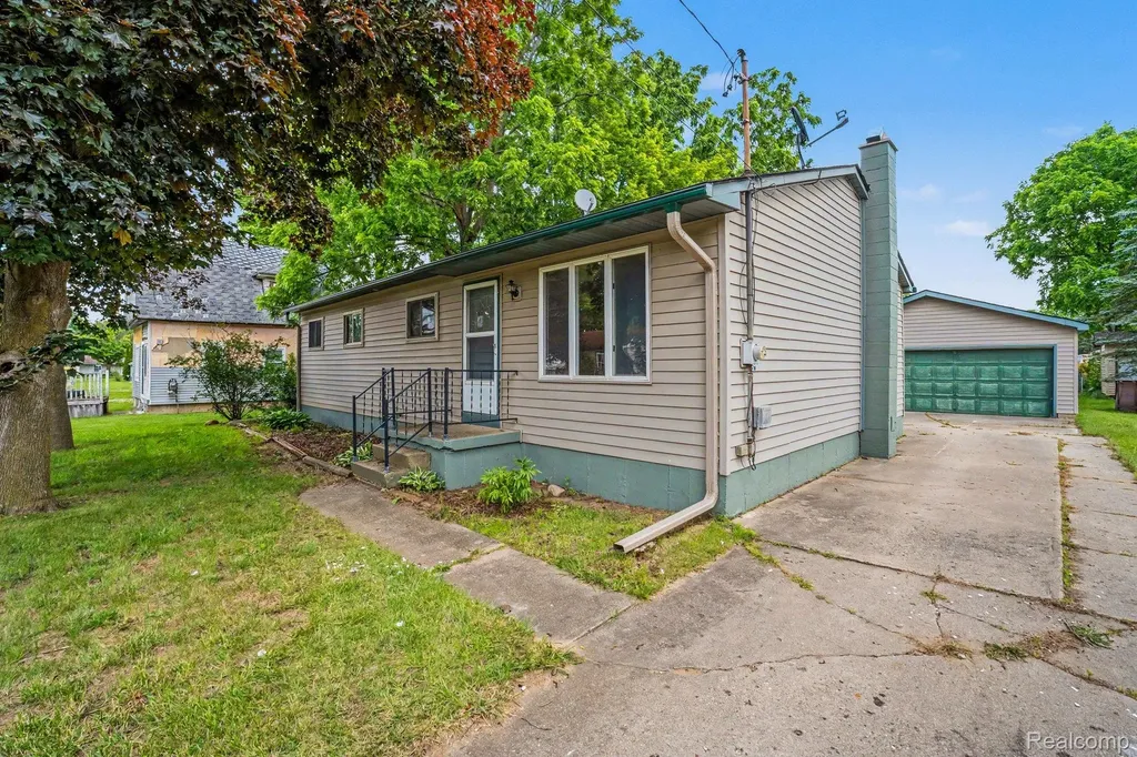 821 Isham Street Owosso City MI 48867