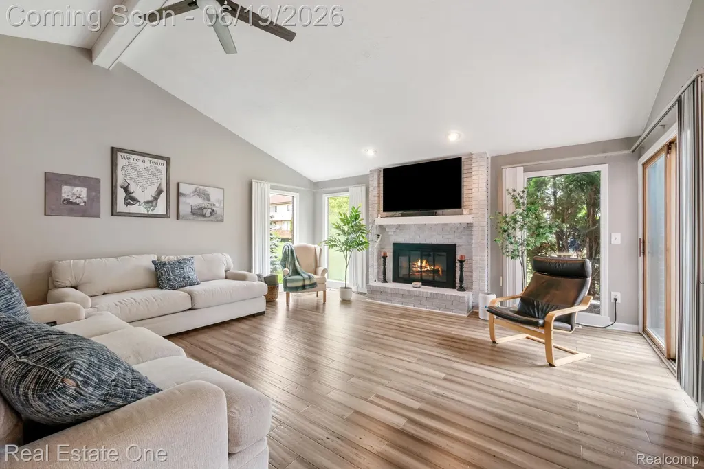 5277 Waterview Drive West Bloomfield Charter Township MI 48323
