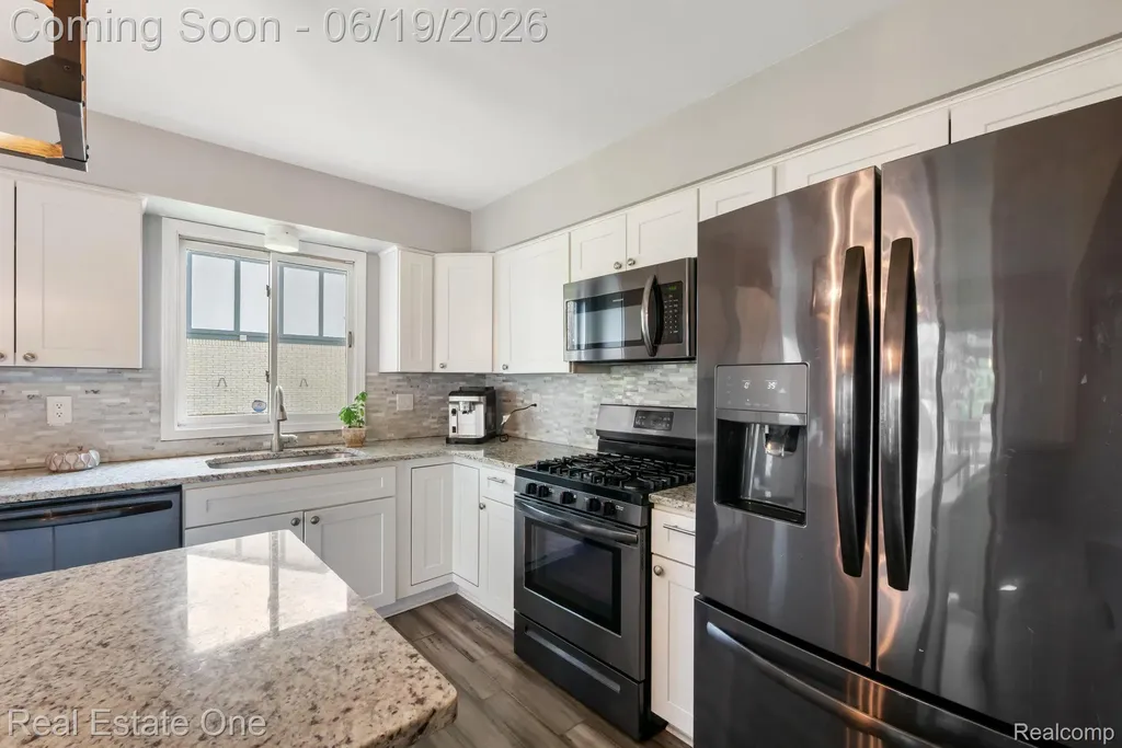 5277 Waterview Drive West Bloomfield Charter Township MI 48323