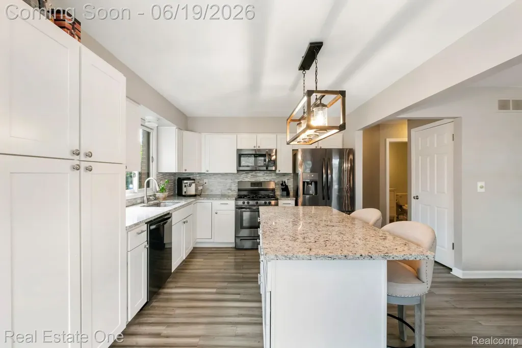 5277 Waterview Drive West Bloomfield Charter Township MI 48323