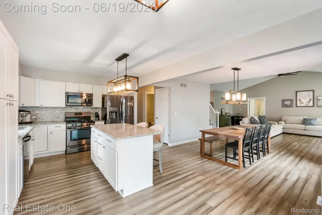 5277 Waterview Drive West Bloomfield Charter Township MI 48323