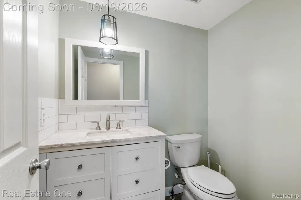 5277 Waterview Drive West Bloomfield Charter Township MI 48323