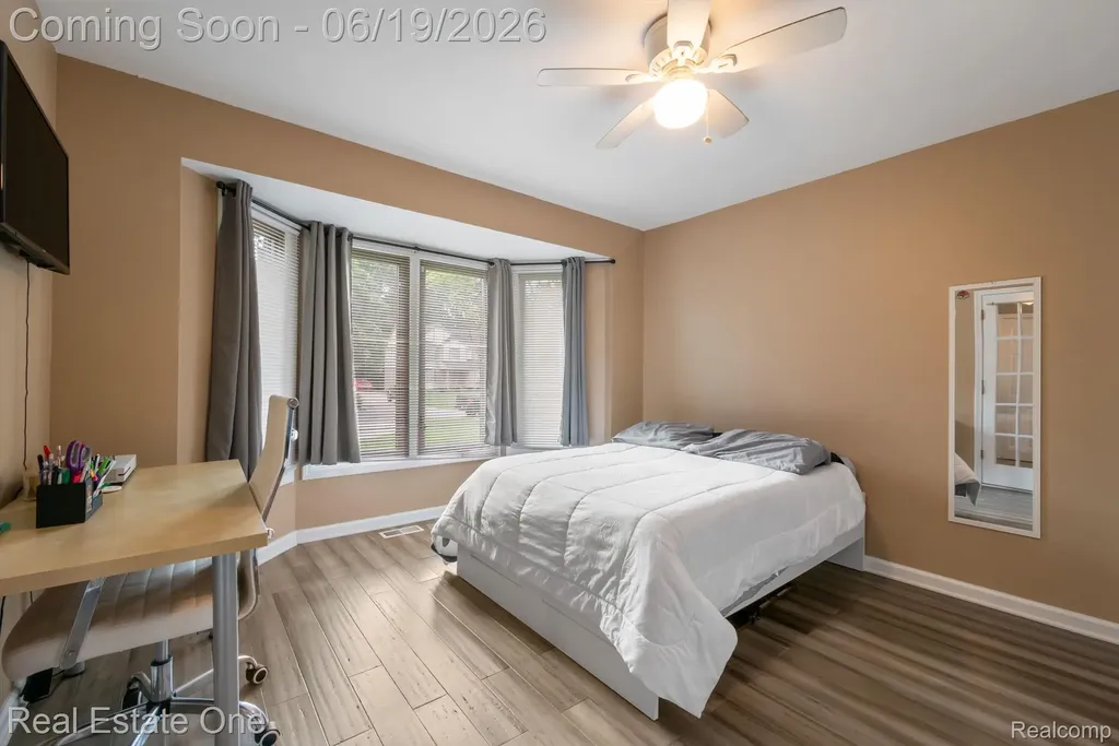 5277 Waterview Drive West Bloomfield Charter Township MI 48323