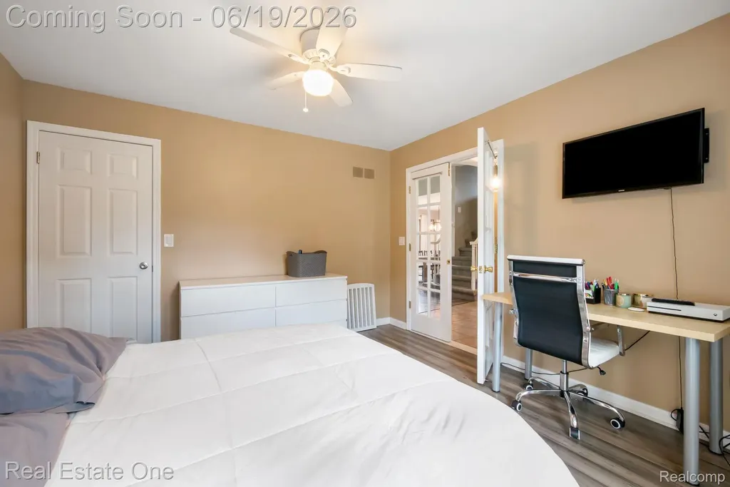5277 Waterview Drive West Bloomfield Charter Township MI 48323