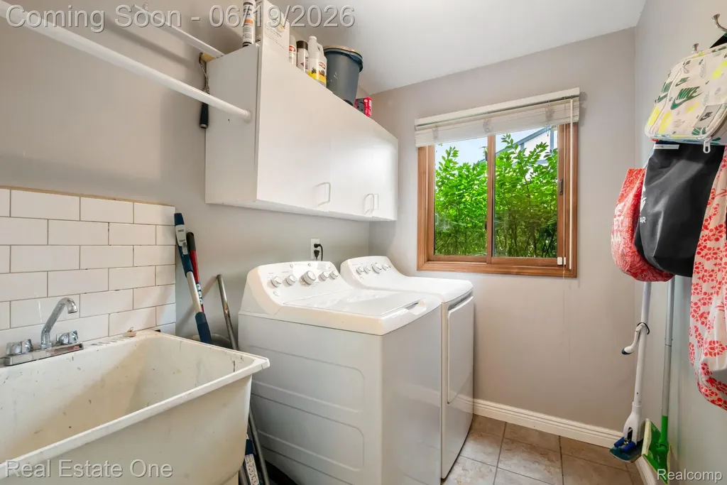 5277 Waterview Drive West Bloomfield Charter Township MI 48323