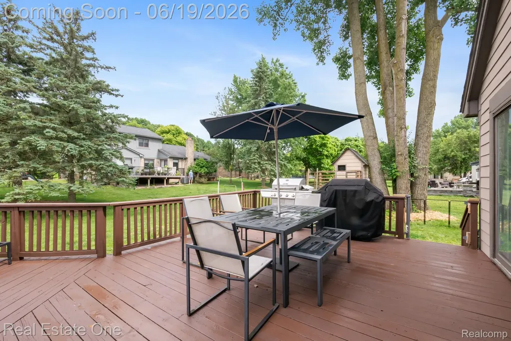 5277 Waterview Drive West Bloomfield Charter Township MI 48323