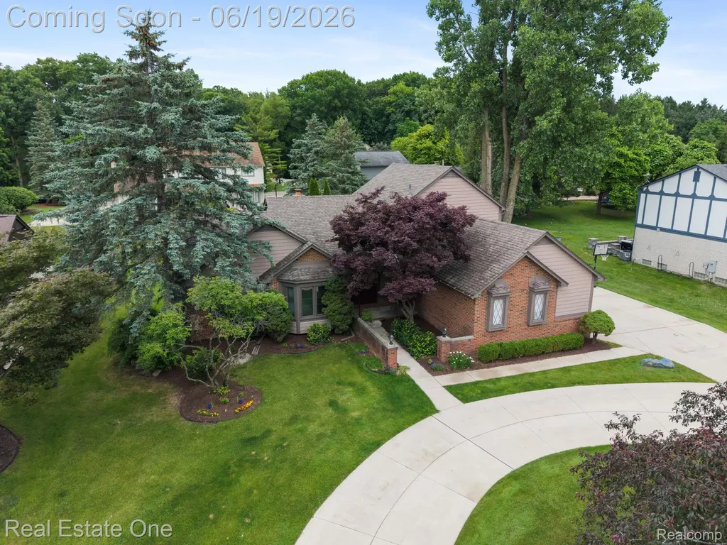 5277 Waterview Drive West Bloomfield Charter Township MI 48323