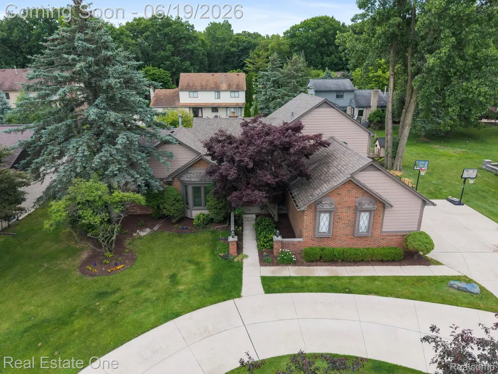 5277 Waterview Drive West Bloomfield Charter Township MI 48323