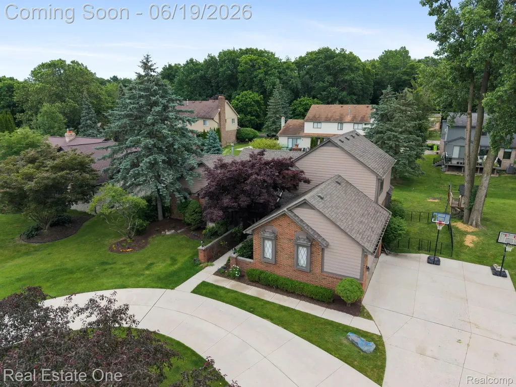 5277 Waterview Drive West Bloomfield Charter Township MI 48323