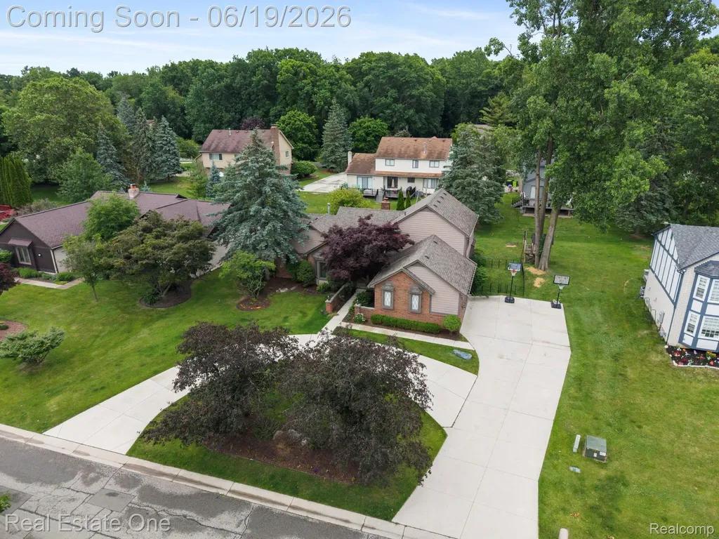 5277 Waterview Drive West Bloomfield Charter Township MI 48323