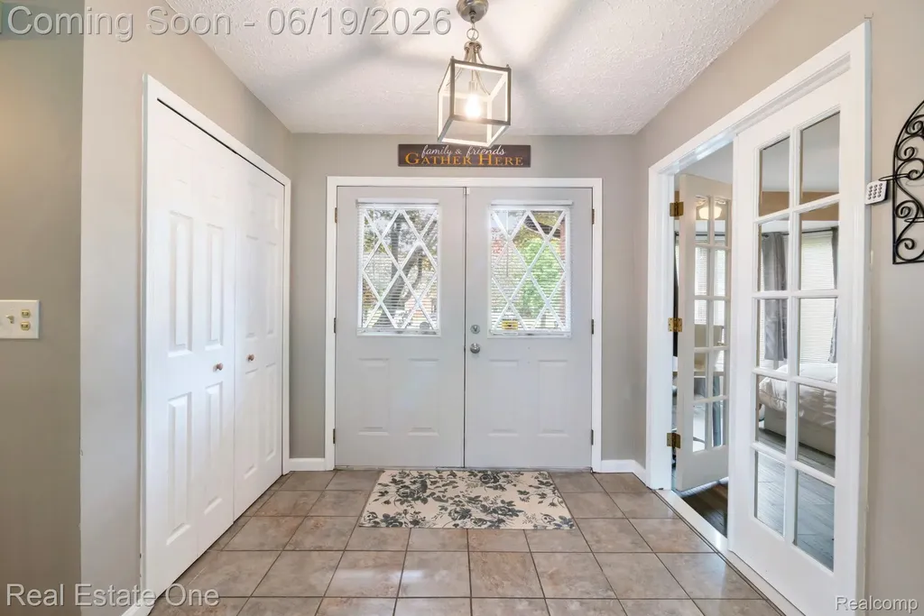 5277 Waterview Drive West Bloomfield Charter Township MI 48323