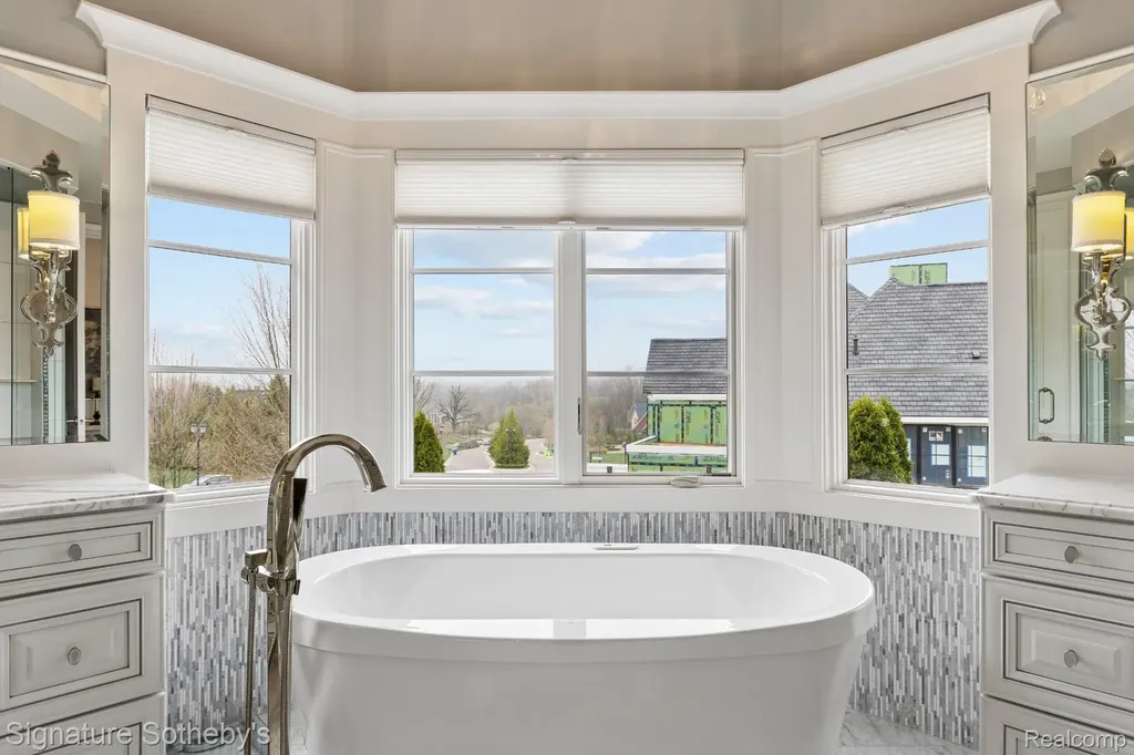 4911 Pinnacle Boulevard Oakland Charter Township MI 48306