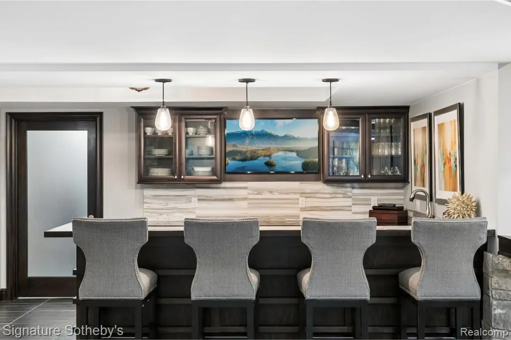 4911 Pinnacle Boulevard Oakland Charter Township MI 48306