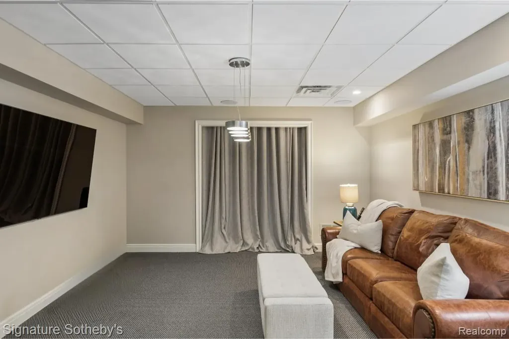 4911 Pinnacle Boulevard Oakland Charter Township MI 48306