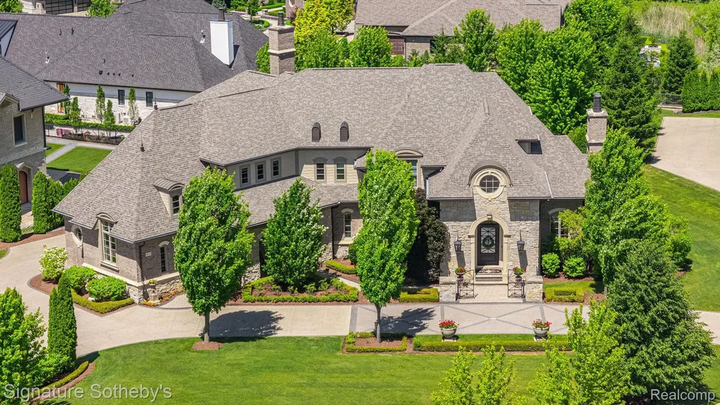 4911 Pinnacle Boulevard Oakland Charter Township MI 48306