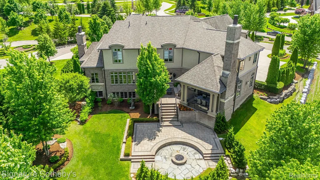 4911 Pinnacle Boulevard Oakland Charter Township MI 48306