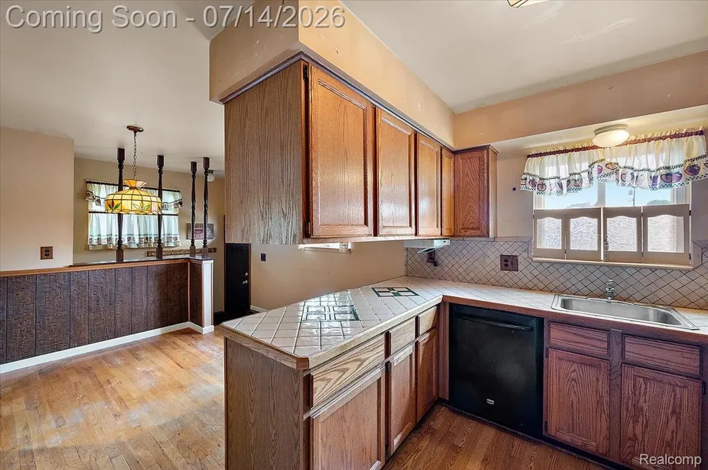 20323 Cedar Street St. Clair Shores City MI 48081