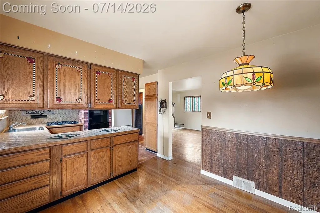 20323 Cedar Street St. Clair Shores City MI 48081
