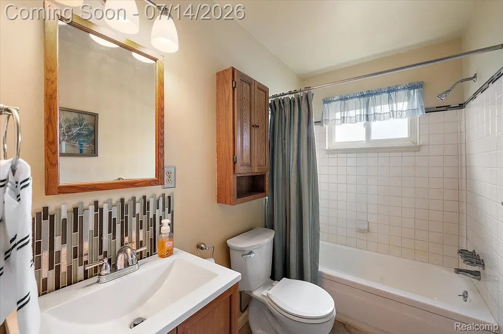 20323 Cedar Street St. Clair Shores City MI 48081