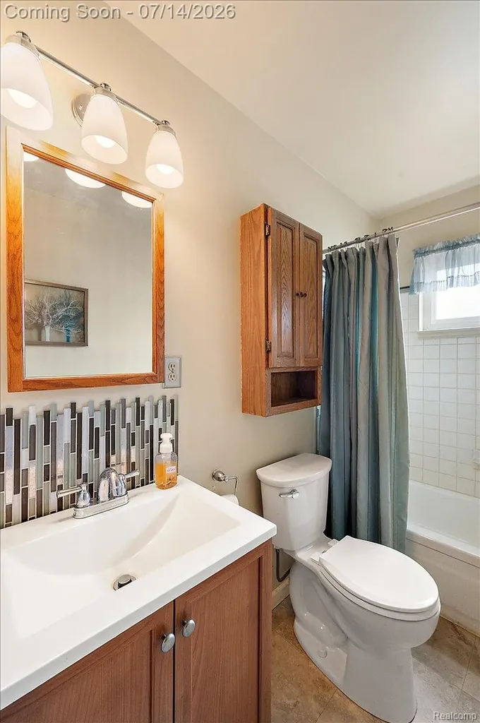 20323 Cedar Street St. Clair Shores City MI 48081